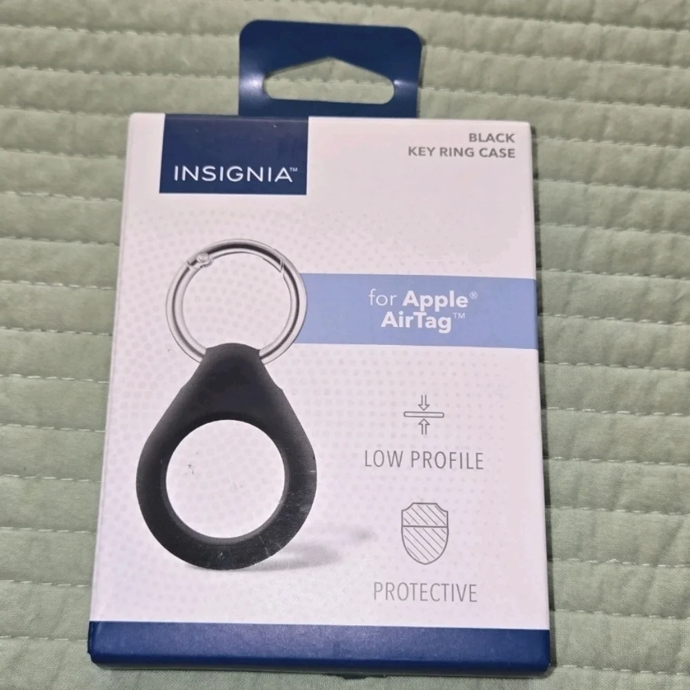 Apple AirTag & Black Air Tag Keychain MX532LL/A MODEL A2187 IPad IPhone New